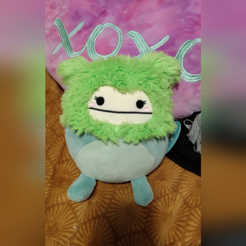 8" Squishmallow Bren